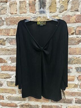 Mirasol Black Knot-Front Long Sleeve Tee